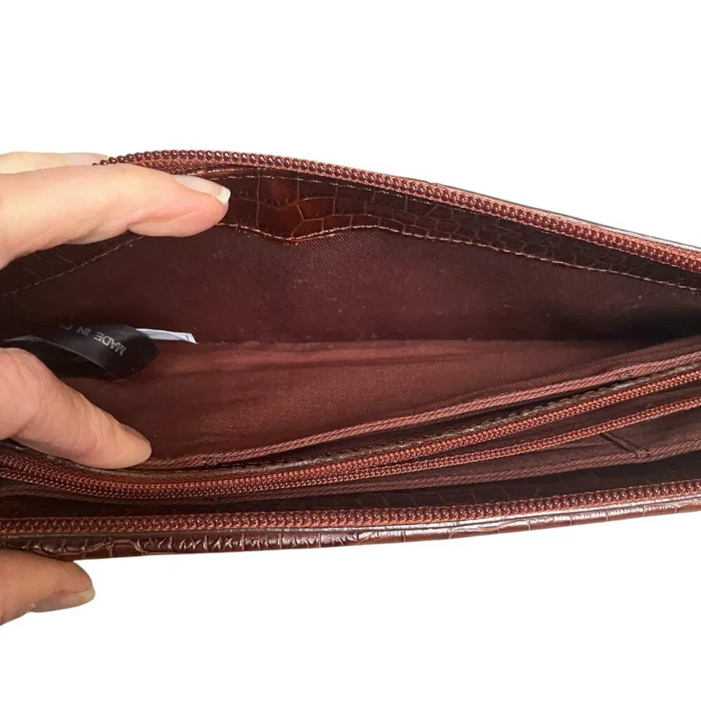 Talbots women's brown genuine leather zip clutch wristlet bag purse cardholder